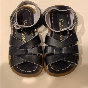 Salt Water Sandals - Size 6